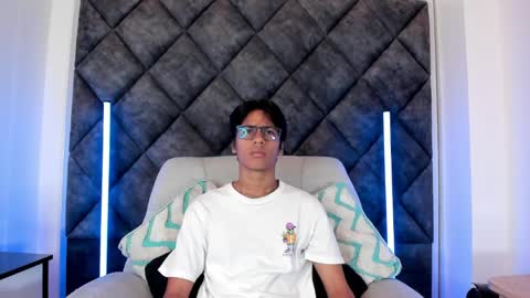 Snapshot of liamkron chatting on May 25, 11:16 am Liam twink big dick online show from May 25, 11:16 am