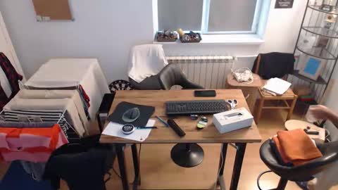 Snapshot of liamlanson08 chatting on October 8, 8:23 am liam online show from October 8, 8:23 am