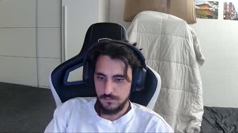 Snapshot of liamriddley chatting on November 2, 2:14 am liamriddley online show from November 2, 2:14 am