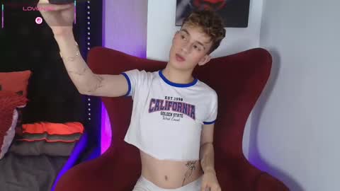 Snapshot of liamwild20 chatting on October 22, 4:57 am liam online show from October 22, 4:57 am