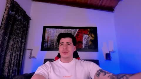 liamwyatt_ online show from May 23, 9:35 am
