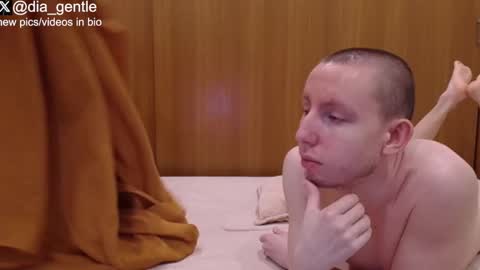 Dia and Julian online show from March 10, 9:58 am