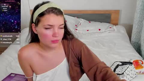 Snapshot of liana_8 chatting on November 13, 5:01 pm liana_8 online show from November 13, 5:01 pm