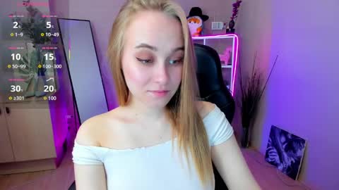 Snapshot of lianabright chatting on April 25, 2:14 am Liana online show from April 25, 2:14 am