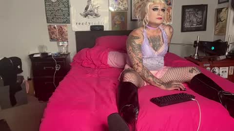 lianaslut69 online show from June 19, 9:24 am