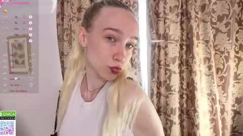 Snapshot of liane_bennet chatting on July 1, 8:05 am Sofia online show from July 1, 8:05 am