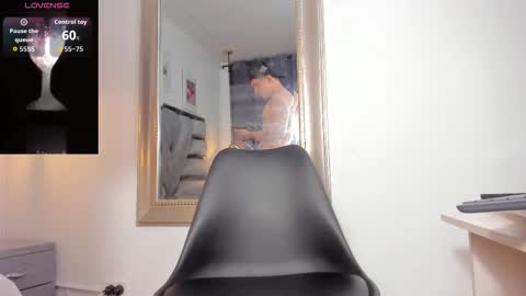 Snapshot of lianfox_ chatting on December 4, 2:04 pm lianfox_ online show from December 4, 2:04 pm