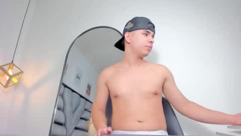 Snapshot of lianfox_ chatting on December 22, 1:30 pm lianfox_ online show from December 22, 1:30 pm