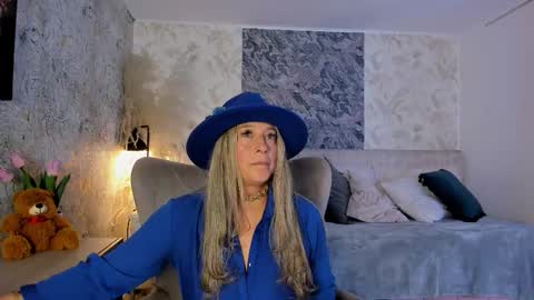 Lian online show from February 21, 7:37 pm