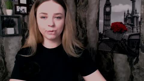 Snapshot of liaralime_ chatting on May 4, 7:37 am Liara online show from May 4, 7:37 am
