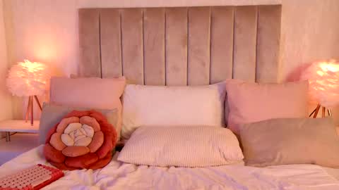 Liora online show from May 27, 1:57 am