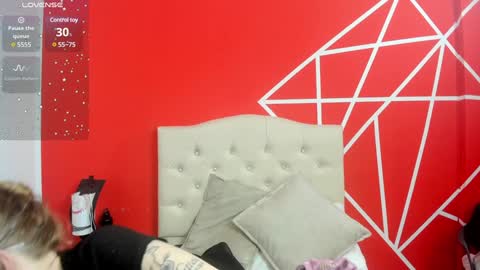 Lia Roberts online show from January 4, 12:05 pm