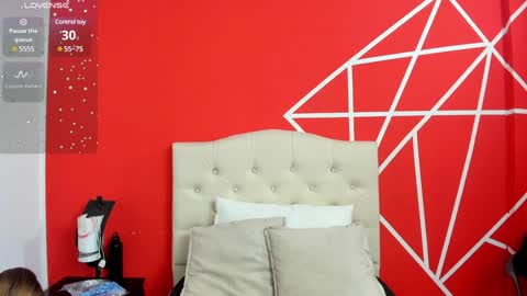 Lia Roberts online show from January 8, 12:05 pm