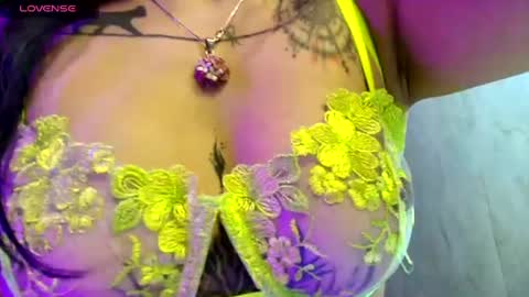 Snapshot of liat_hoz chatting on June 23, 12:58 pm Dani online show from June 23, 12:58 pm