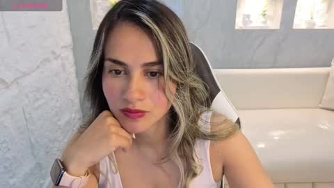 Snapshot of liat_white_tx chatting on September 30, 1:16 pm Online 800 to 1400 online show from September 30, 1:16 pm