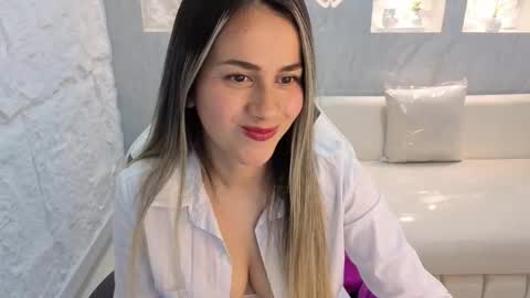 Snapshot of liat_white_tx chatting on October 16, 1:12 pm Online 800 to 1400 online show from October 16, 1:12 pm