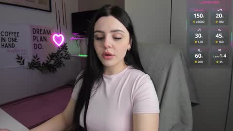 Lia online show from December 5, 7:39 am