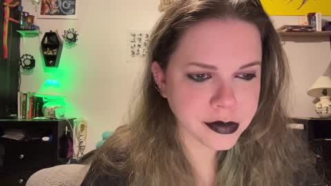 Snapshot of libbydeetzxxx chatting on December 11, 10:03 am Libby Deetz online show from December 11, 10:03 am