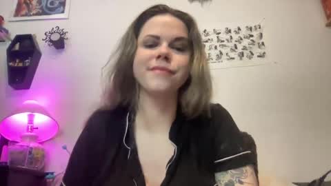 Snapshot of libbydeetzxxx chatting on January 31, 10:42 am Libby Deetz online show from January 31, 10:42 am