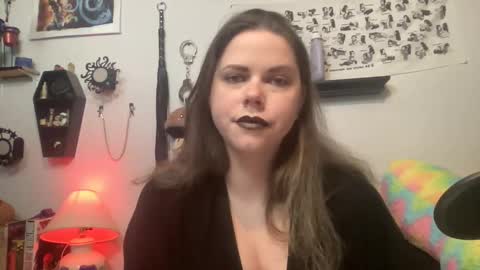 Snapshot of libbydeetzxxx chatting on December 2, 3:45 am Libby Deetz online show from December 2, 3:45 am