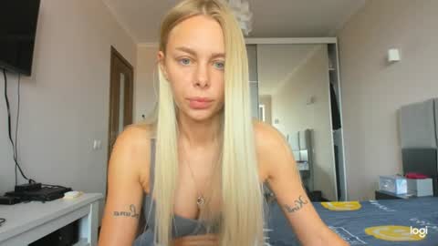 Snapshot of library_girl chatting on July 27, 9:38 am Anna online show from July 27, 9:38 am