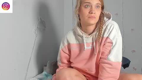 Snapshot of liebesophie chatting on February 20, 8:53 pm Sophie online show from February 20, 8:53 pm