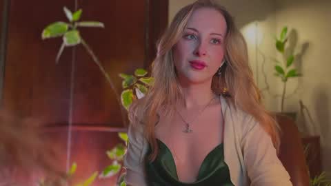 Snapshot of lierie chatting on March 2, 6:37 pm its my birthday today so im offline but id be so happy if you felt like sending me a birthday love while im away online show from March 2, 6:37 pm