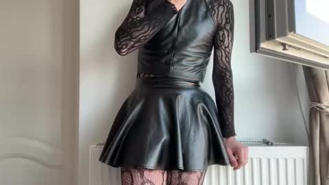 Snapshot of liferacw chatting on March 8, 10:52 am SofieXxxDoll online show from March 8, 10:52 am