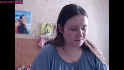 light_lunaa online show from December 7, 7:05 am