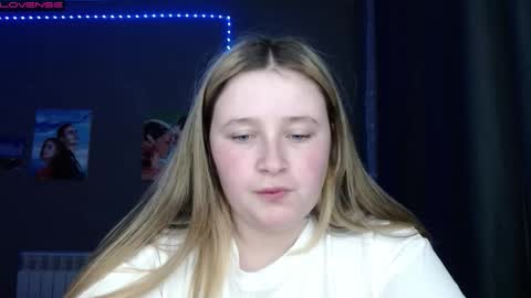 light_lunaa online show from October 11, 1:53 pm