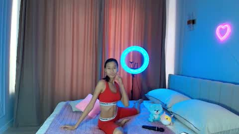 Lihn Pham online show from November 27, 3:41 am