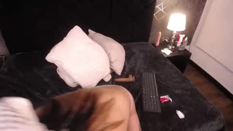 Snapshot of liia_tomson chatting on February 24, 7:23 pm lia online show from February 24, 7:23 pm