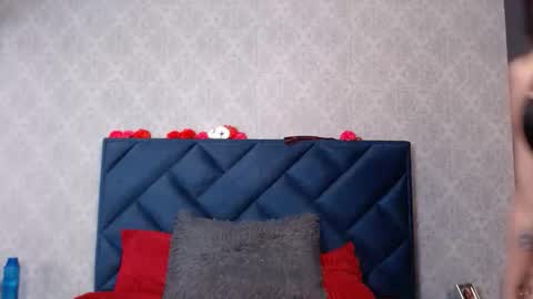 lia  online show from March 7, 7:00 pm