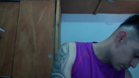 Snapshot of liiam_collins chatting on April 19, 8:22 pm liiam online show from April 19, 8:22 pm