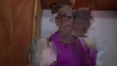 Snapshot of liiam_collins chatting on May 2, 4:12 pm liiam online show from May 2, 4:12 pm