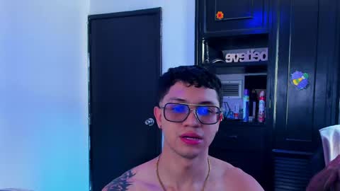 Snapshot of liiam_jesus chatting on April 25, 2:36 pm liiam_jesus online show from April 25, 2:36 pm
