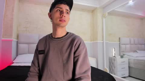 Snapshot of liiamhudson_ chatting on February 4, 4:15 am L I I A M online show from February 4, 4:15 am