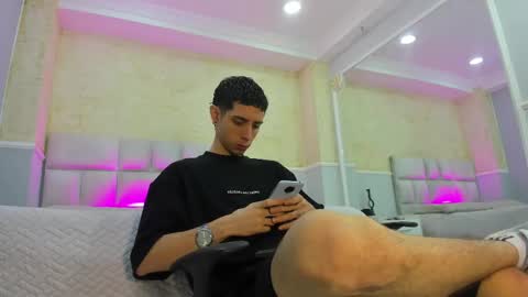 Snapshot of liiamhudson_ chatting on March 3, 4:47 am L I I A M online show from March 3, 4:47 am