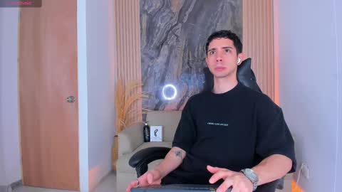 Snapshot of liiamhudson_ chatting on September 8, 8:41 pm L I I A M online show from September 8, 8:41 pm