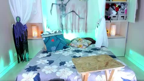         online show from October 30, 11:44 am