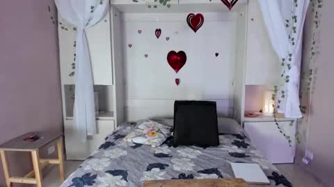         online show from February 12, 11:38 am