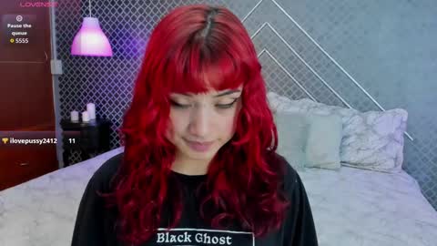 Snapshot of liilith_bloom chatting on October 1, 8:15 pm Lilith online show from October 1, 8:15 pm