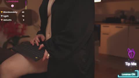 likaaberry online show from October 28, 3:14 pm