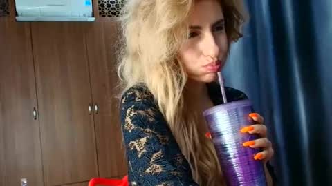 Mia                   Onlyfans link -  online show from November 21, 6:34 am