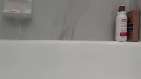 Snapshot of likethat6999 chatting on February 3, 10:59 pm likethat6999 online show from February 3, 10:59 pm