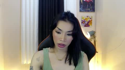 Snapshot of likliklicklengleng chatting on February 2, 6:39 pm Leng online show from February 2, 6:39 pm