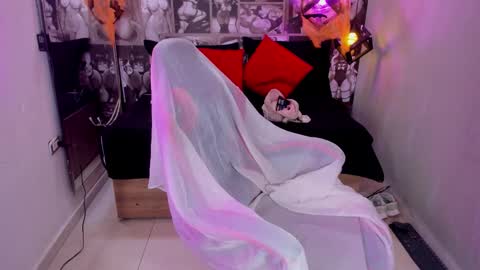 Lili Cey online show from October 21, 8:42 pm