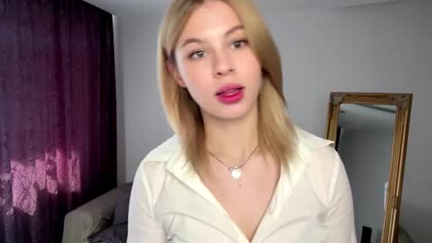 Snapshot of lil_elisa chatting on September 17, 10:06 am Elisa  online show from September 17, 10:06 am