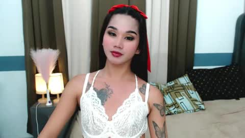 LILY online show from March 23, 4:11 pm