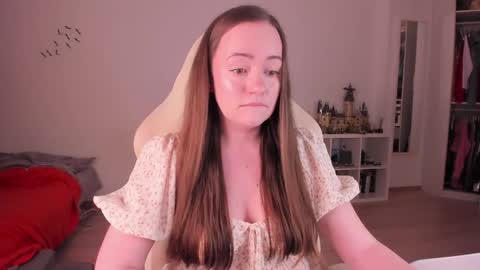 Snapshot of lil_happiness chatting on November 12, 6:08 pm for free registration 3 online show from November 12, 6:08 pm